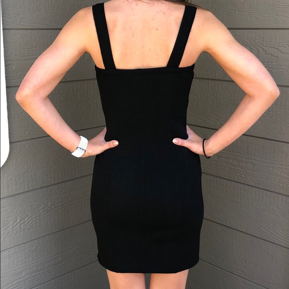 Black Front Zip Body-Con Dress - Picture 3 of 6